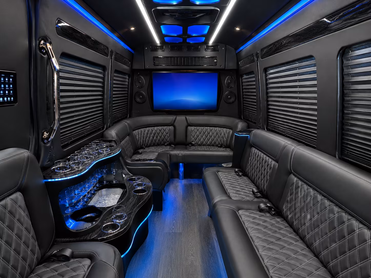 finding the right bus size for your new braunfels field trip is easy